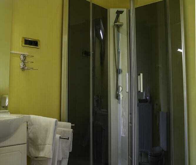 בית מלון כפרי Domaine Du Chateau De La Neuville