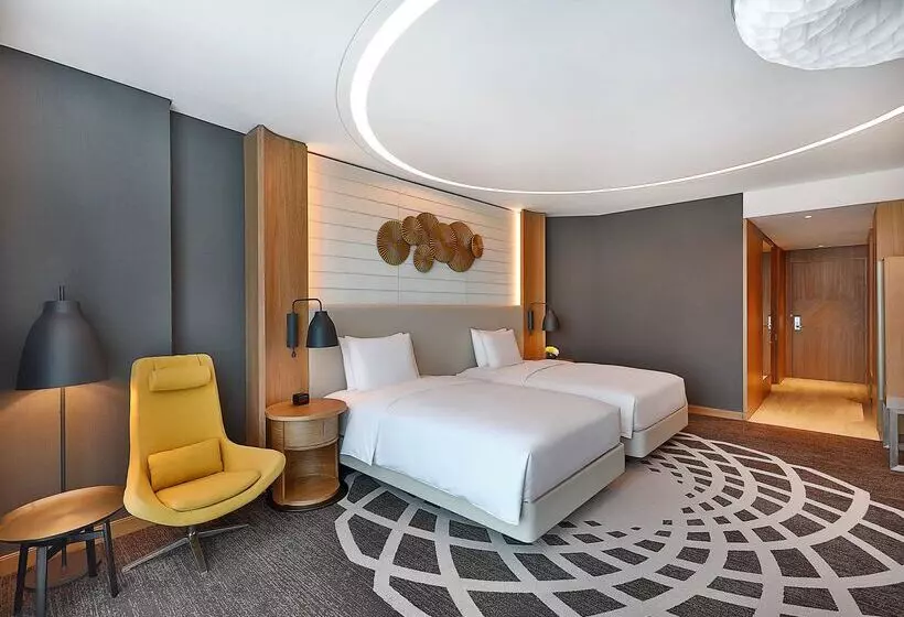 هتل Doubletree By Hilton Dubai  Business Bay