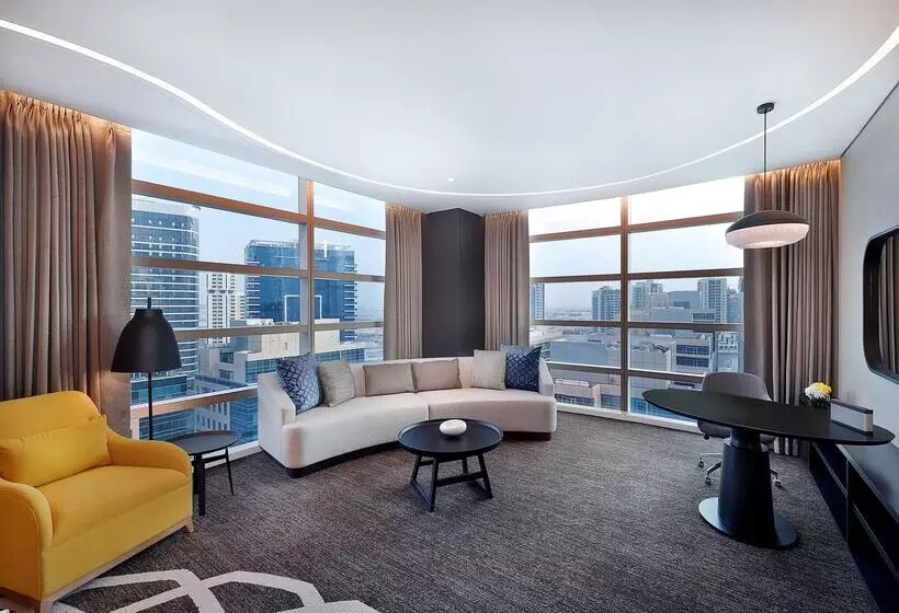هتل Doubletree By Hilton Dubai  Business Bay