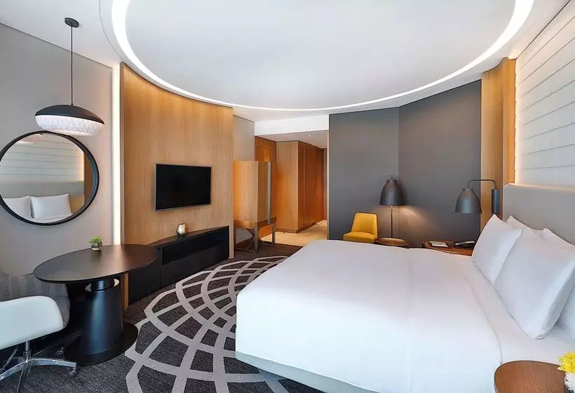 هتل Doubletree By Hilton Dubai  Business Bay