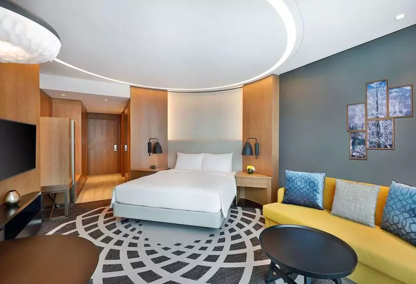هتل Doubletree By Hilton Dubai  Business Bay