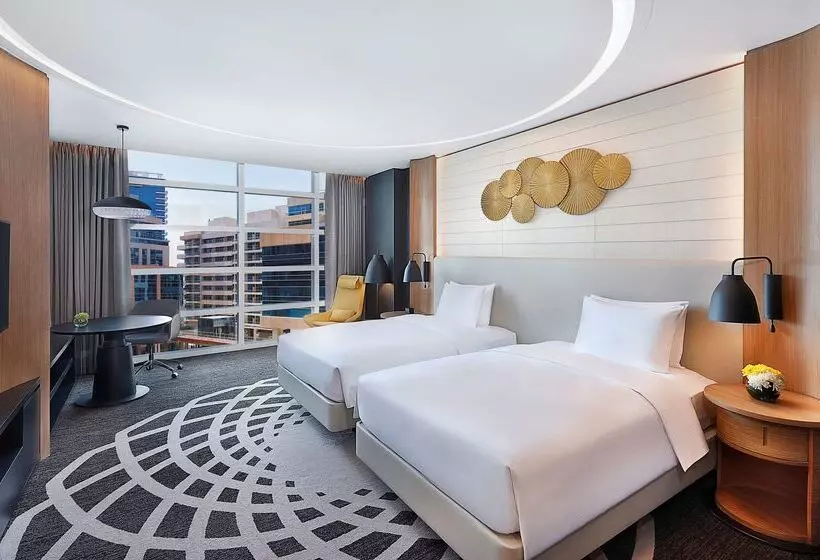 هتل Doubletree By Hilton Dubai  Business Bay