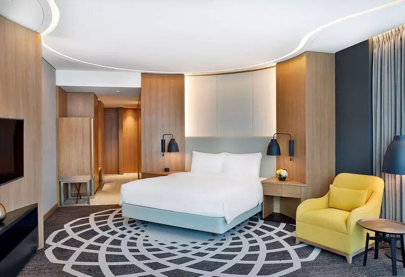 هتل Doubletree By Hilton Dubai  Business Bay