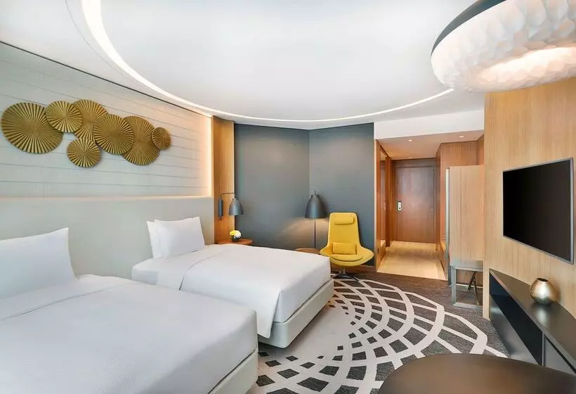 هتل Doubletree By Hilton Dubai  Business Bay