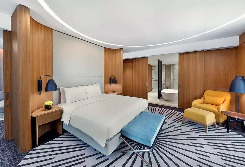 هتل Doubletree By Hilton Dubai  Business Bay
