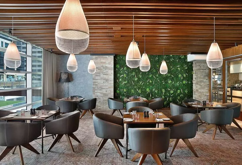 هتل Doubletree By Hilton Dubai  Business Bay
