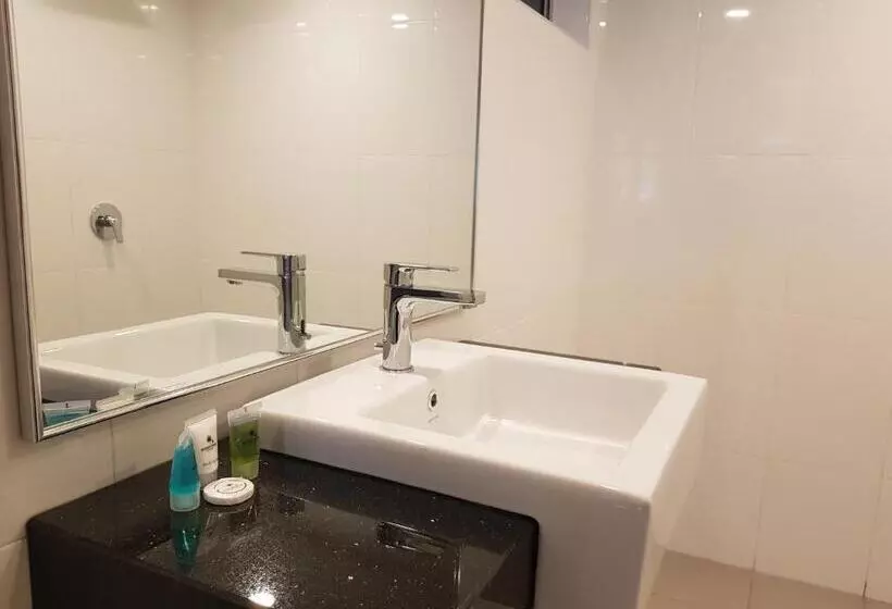 Hotel Heeren Straits
