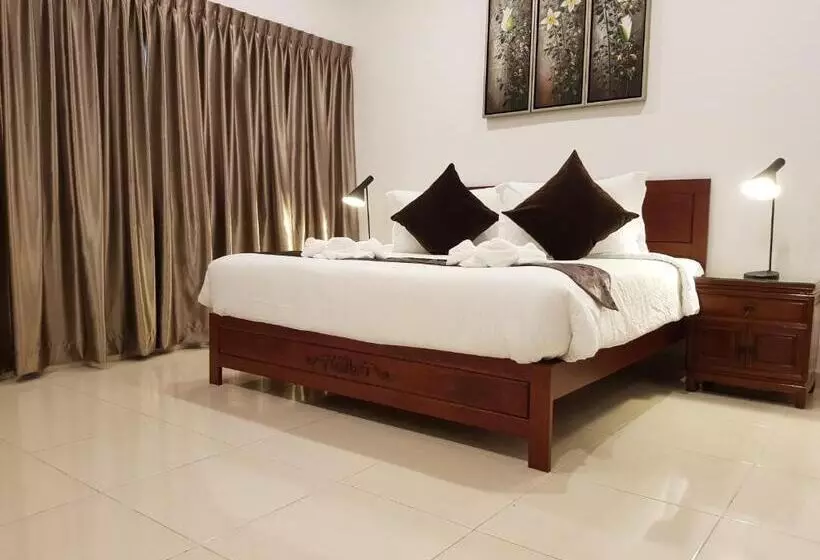 Hotel Heeren Straits