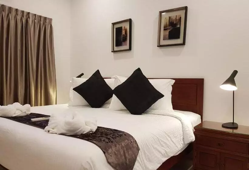 Hotel Heeren Straits