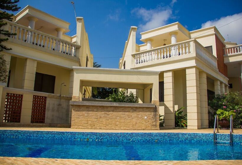 هتل La Patriache Lodge