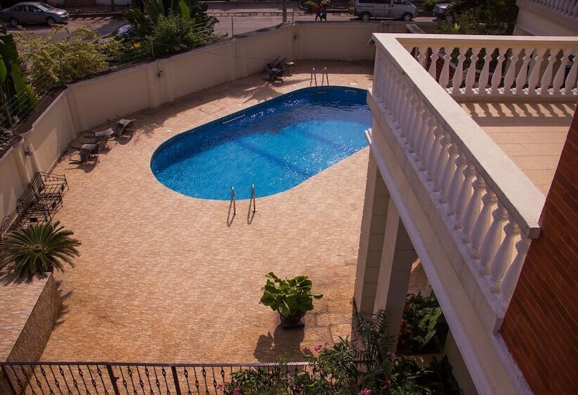 هتل La Patriache Lodge