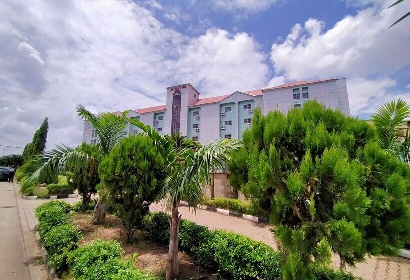 هتل Laps New World