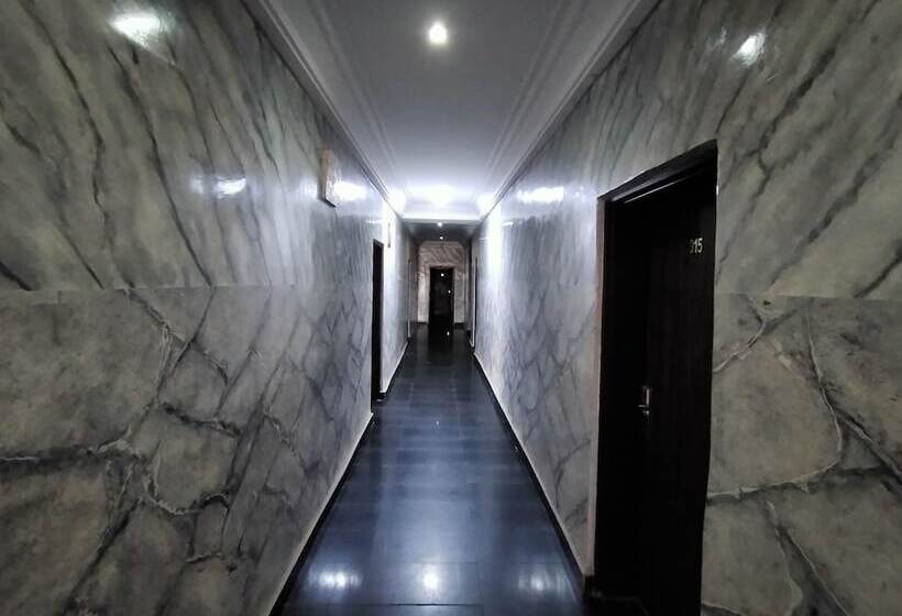 هتل Laps New World