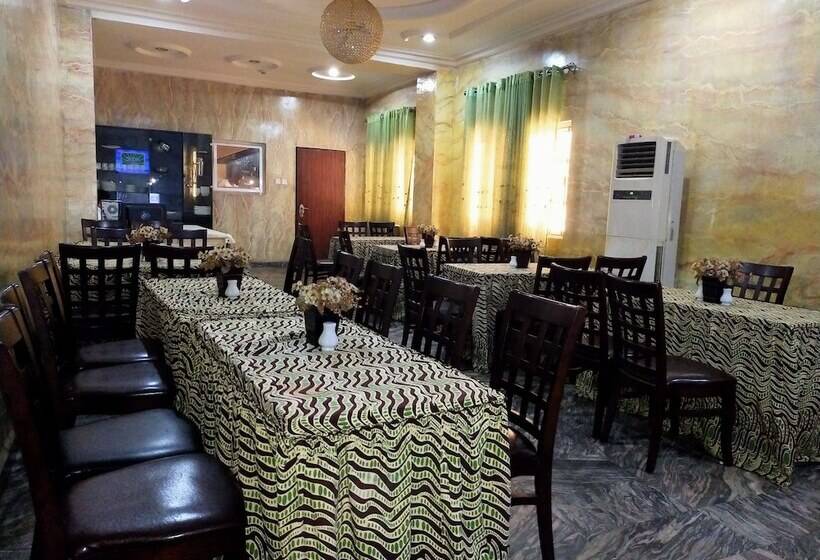 هتل Laps New World