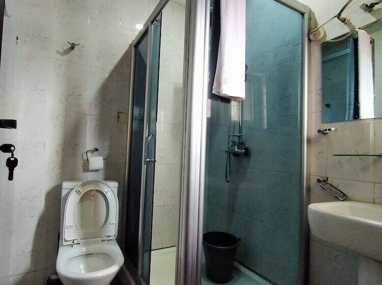 هتل Laps New World