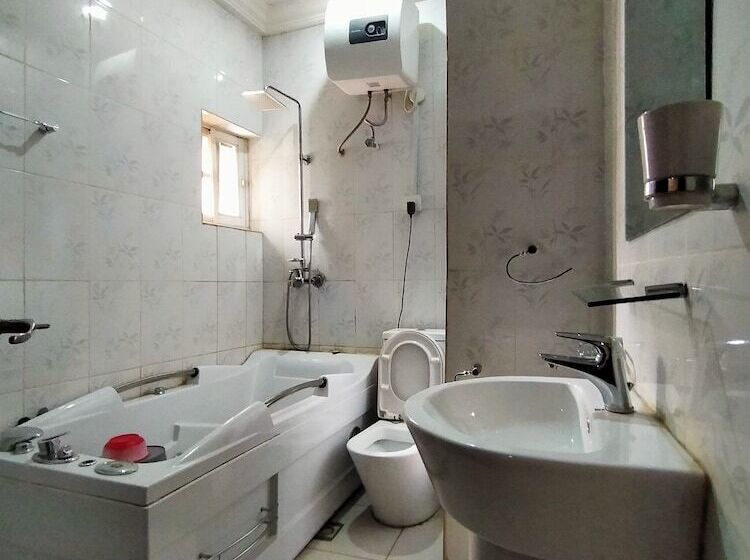 هتل Laps New World