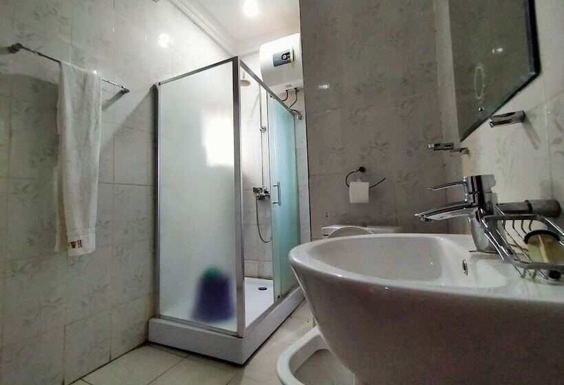 هتل Laps New World