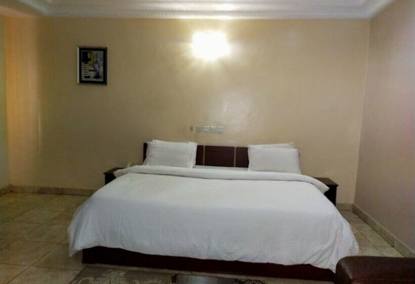 هتل Laps New World