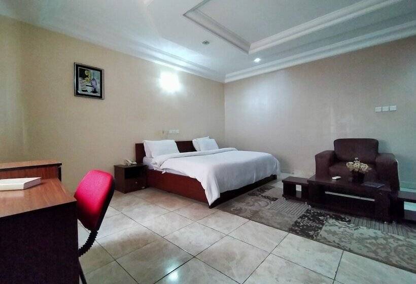 هتل Laps New World