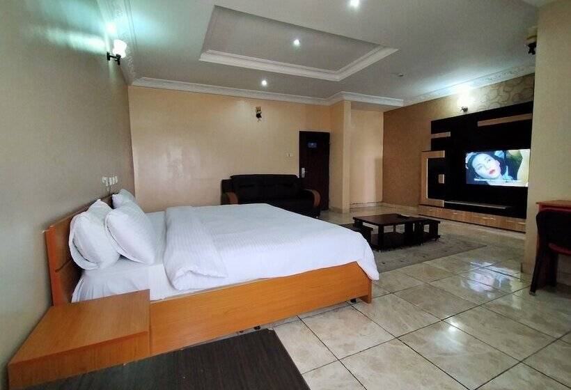 هتل Laps New World