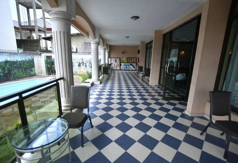 هتل Makepe Palace