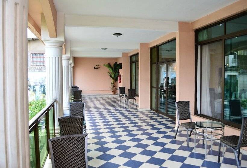 هتل Makepe Palace