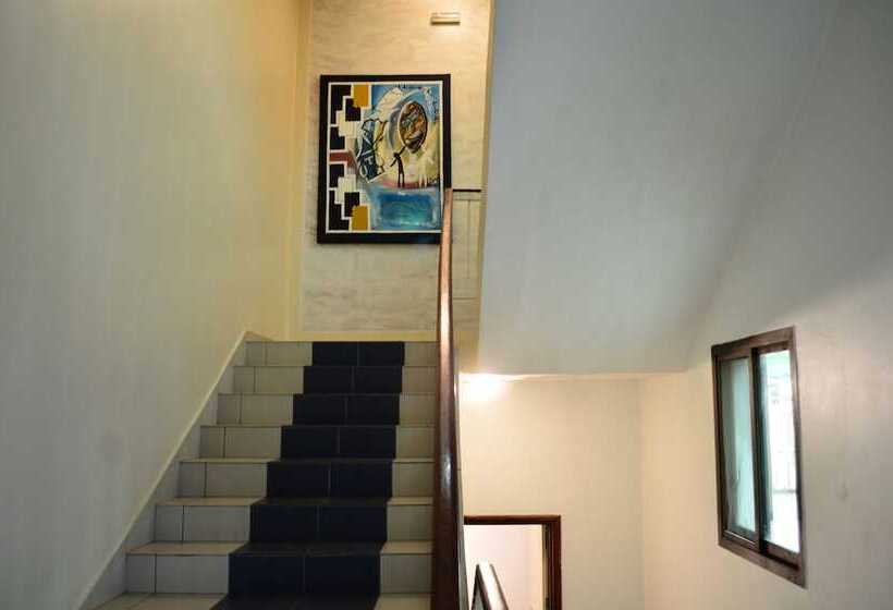 هتل Makepe Palace