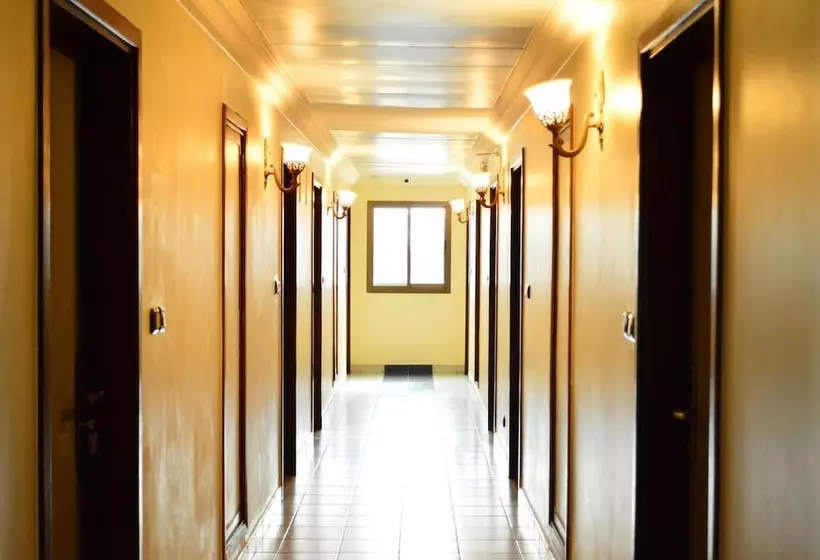 هتل Makepe Palace