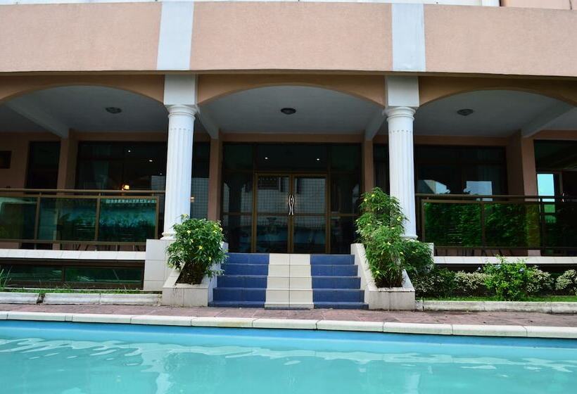 هتل Makepe Palace