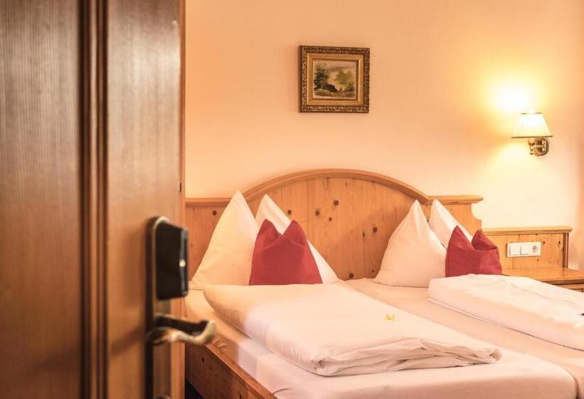 בית מלון כפרי Schartner