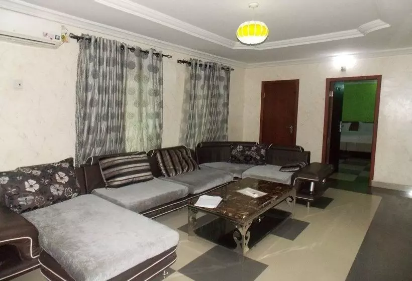 هتل Vic James Apartments