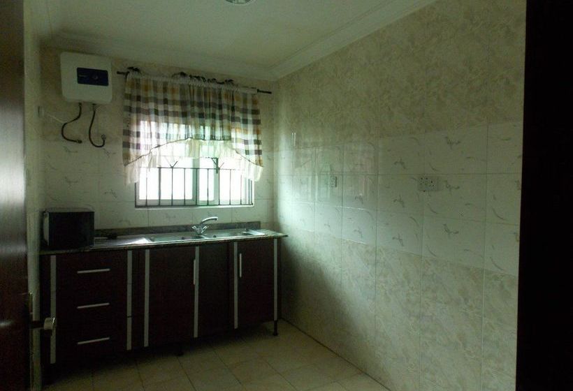 هتل Vic James Apartments