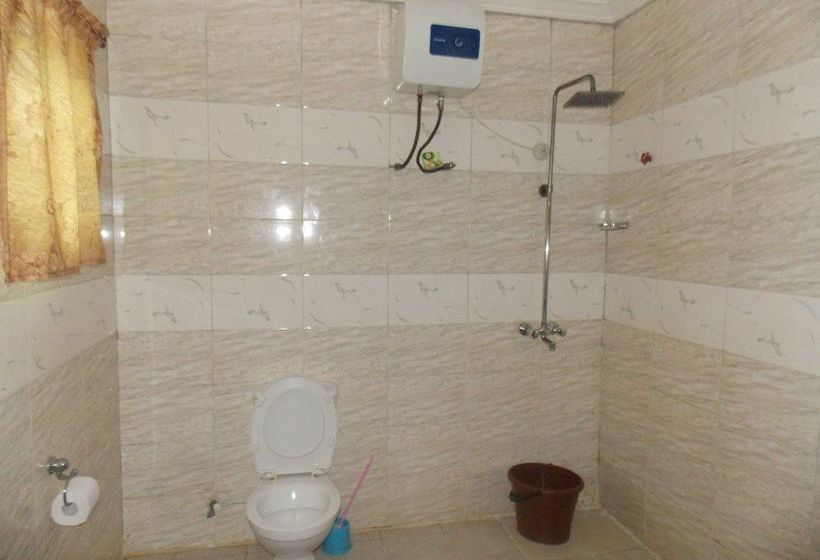 هتل Vic James Apartments