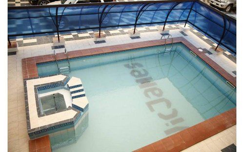 هتل Vic James Apartments