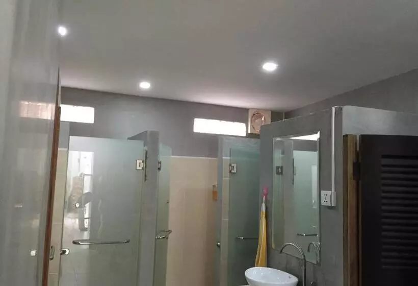 ユースホステル Onederz Sihanoukville