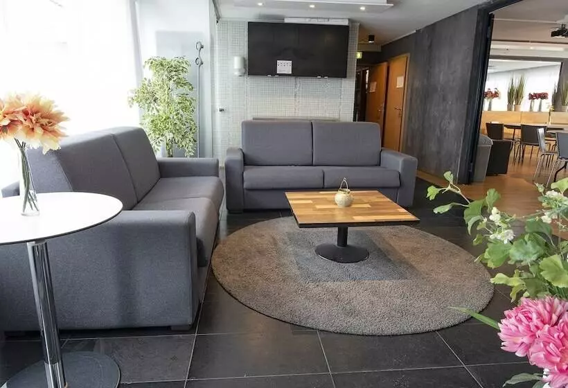 B14 Hostel