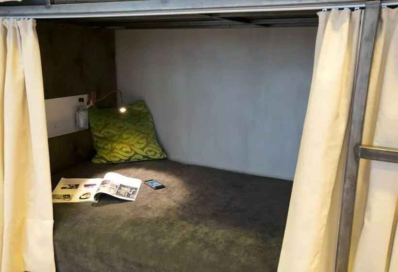 B14 Hostel