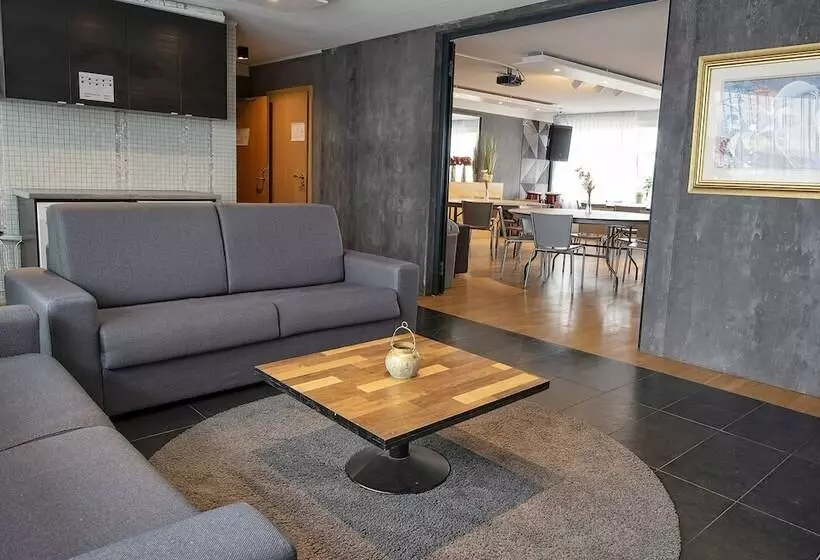 B14 Hostel