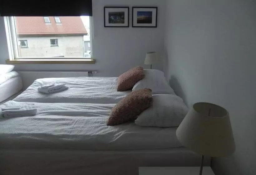 تختخواب و صبحانه Akra Guesthouse