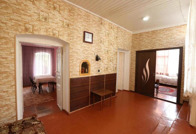 تختخواب و صبحانه Guesthouse   Ashot Shalunts