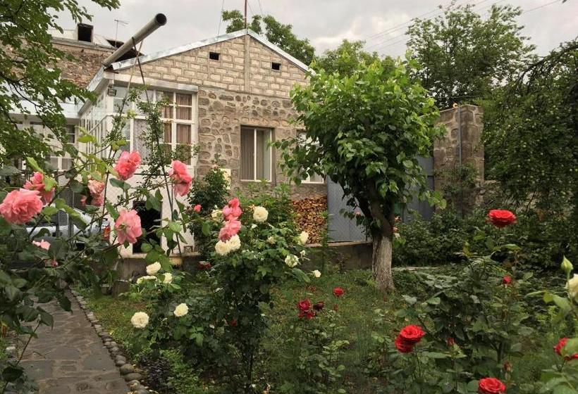 تختخواب و صبحانه Guesthouse   Ashot Shalunts