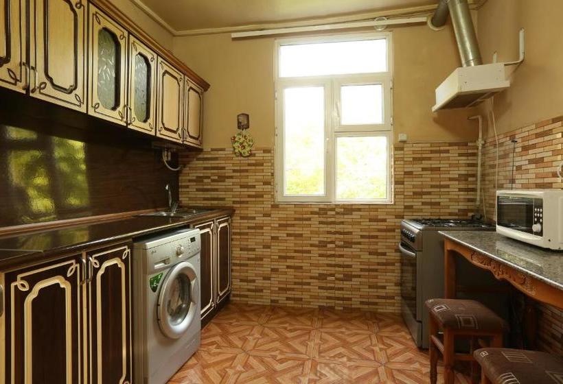 تختخواب و صبحانه Guesthouse   Ashot Shalunts