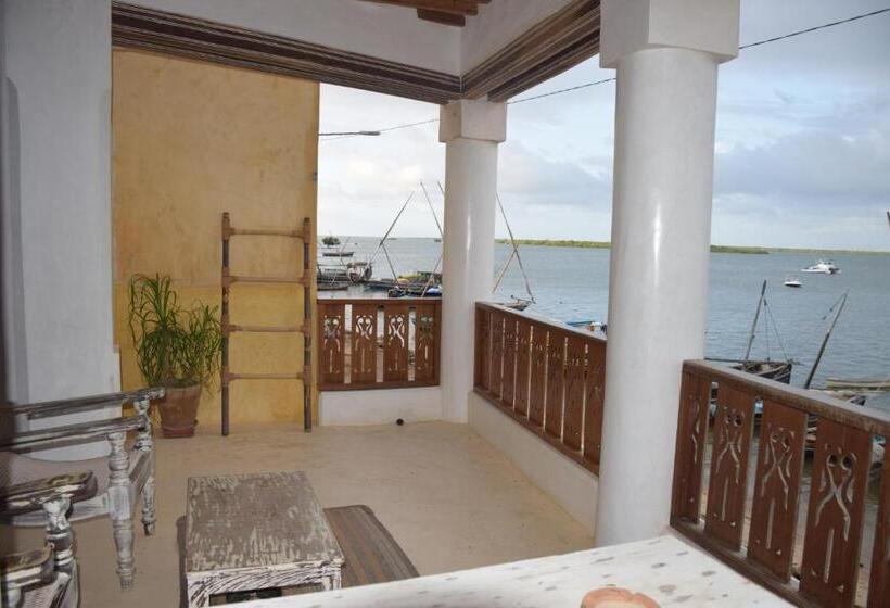 تختخواب و صبحانه Kijani