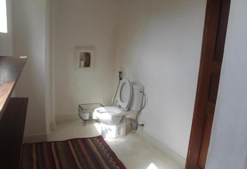 تختخواب و صبحانه Kijani