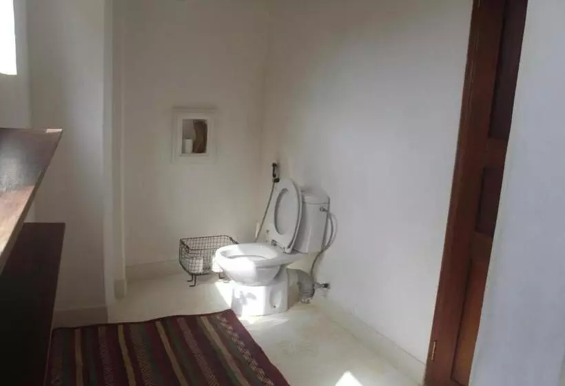 تختخواب و صبحانه Kijani