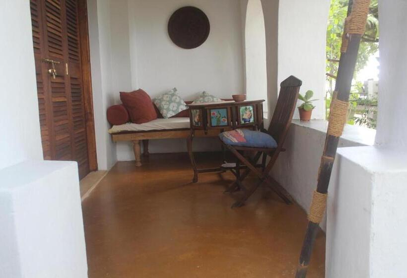 تختخواب و صبحانه Kijani