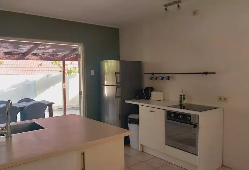 تختخواب و صبحانه Landhuis Bona Vista