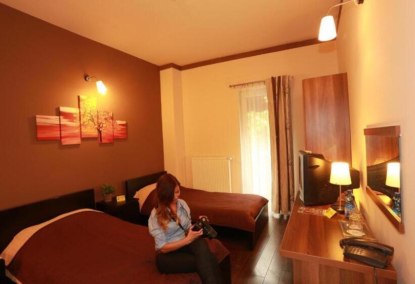 Bed and Breakfast Napraforgó Wellness Ház és Panzió