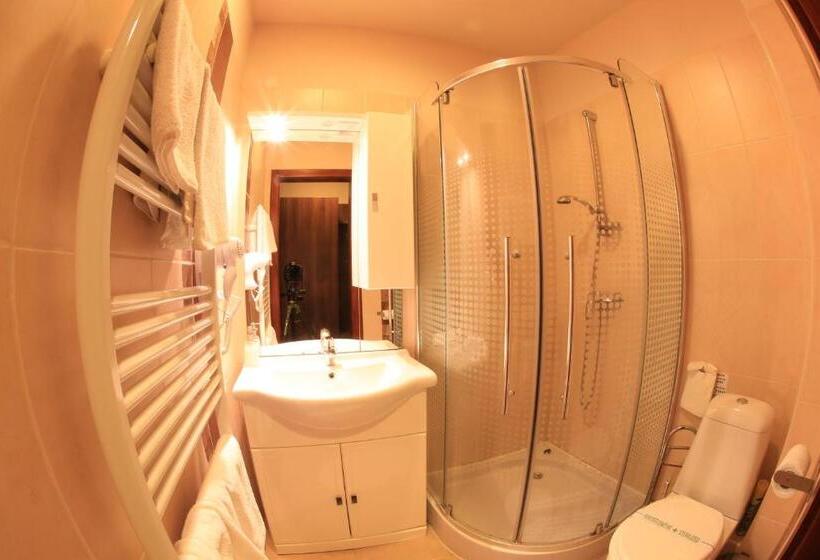 Bed and Breakfast Napraforgó Wellness Ház és Panzió