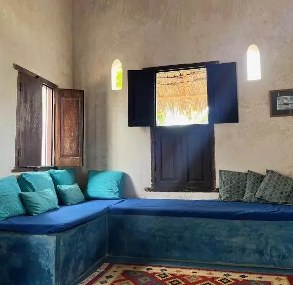 تختخواب و صبحانه Subira House